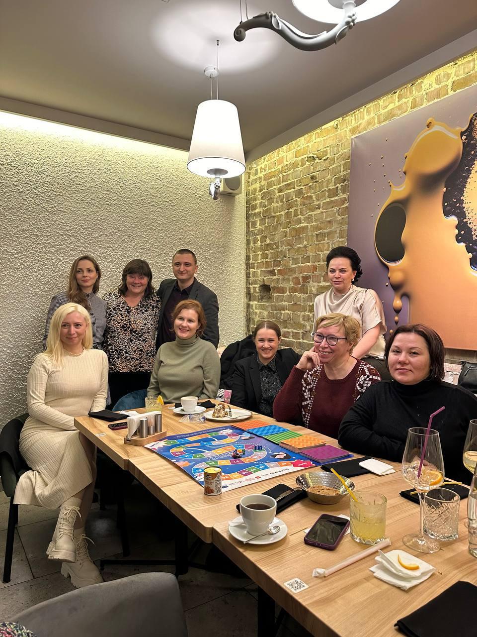 Hotline consultants in UA